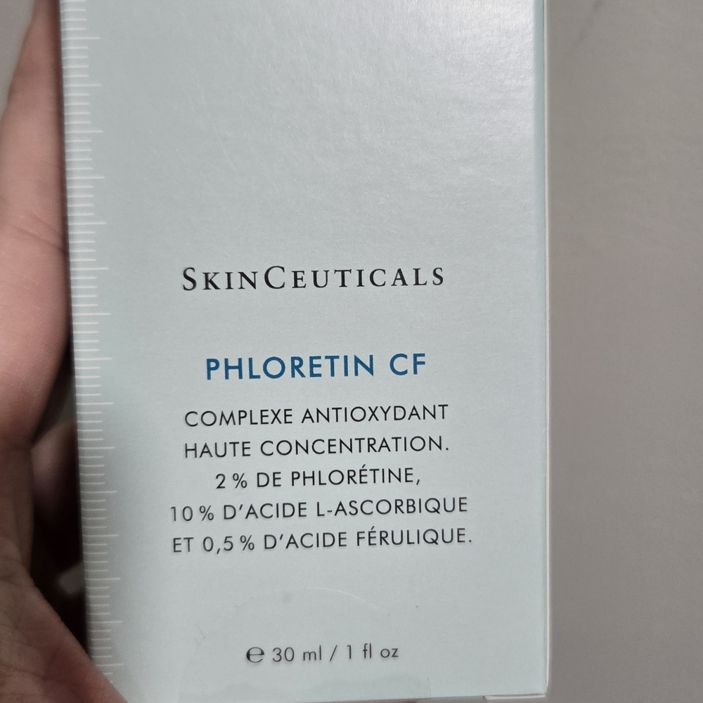 SkinCeuticals Phloretin CF Serum - Light Blue